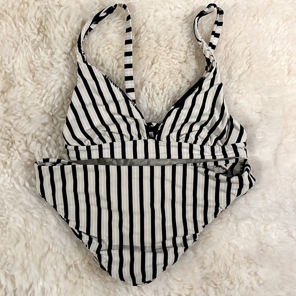 Billabong reversible bikini - Picture 2 of 2